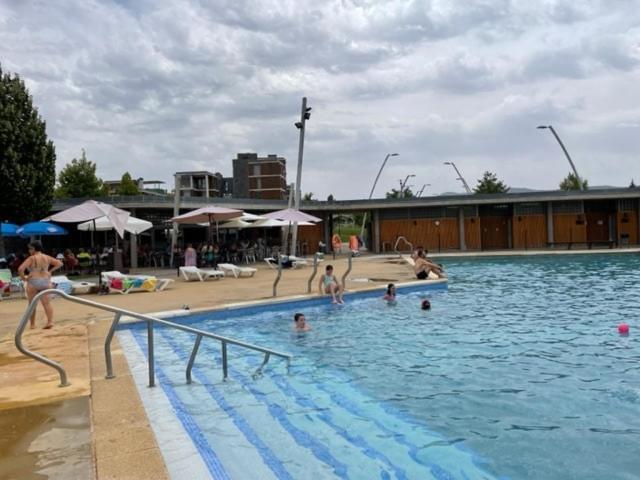 Chalet Adosado Entero, Bbq Y Piscina Comunitaria Sabiñánigo Esterno foto