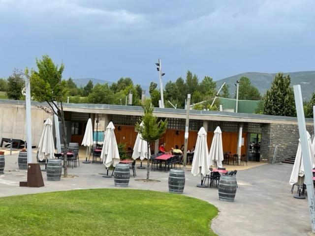 Chalet Adosado Entero, Bbq Y Piscina Comunitaria Sabiñánigo Esterno foto