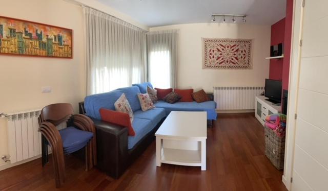 Chalet Adosado Entero, Bbq Y Piscina Comunitaria Sabiñánigo Esterno foto